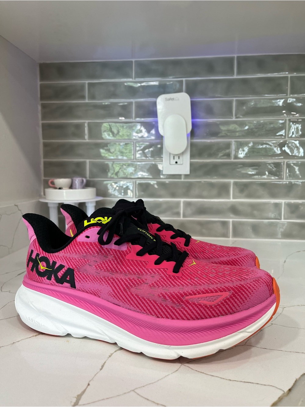 Hoka Clifton 9 Running Shoes. Women’s Size 9B Color Pink